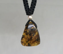Load image into Gallery viewer, Amber Pendant Necklace