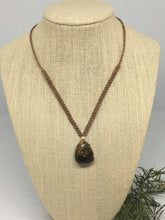 Load image into Gallery viewer, Amber Pendant Necklace