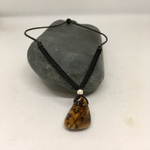 Load image into Gallery viewer, Amber Pendant Necklace