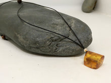 Load image into Gallery viewer, Amber Pendant Necklace